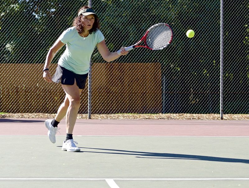 mature woman tennis
