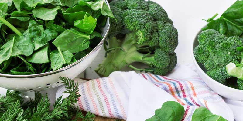 Broccoli and spinach represent Vitamin C in this article